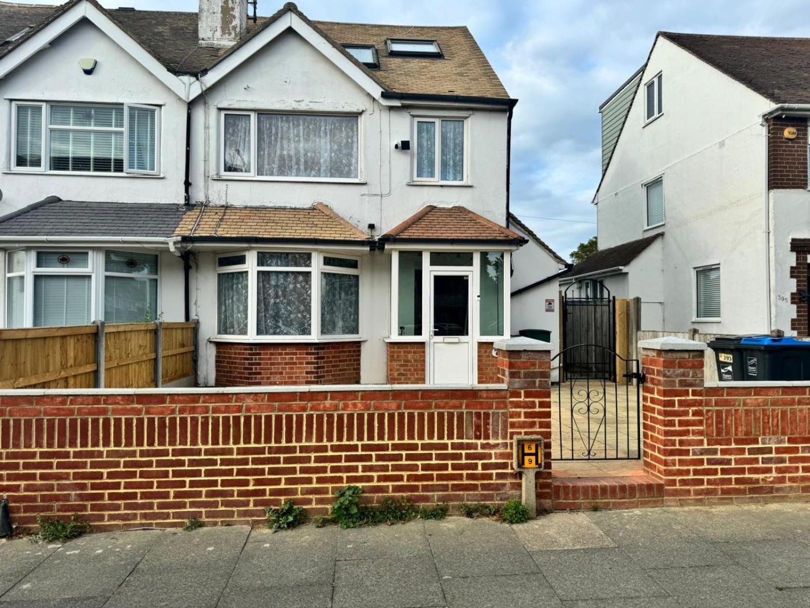 Jxb Homes - Lovely And Spacious Rooms Cliftonville Bagian luar foto