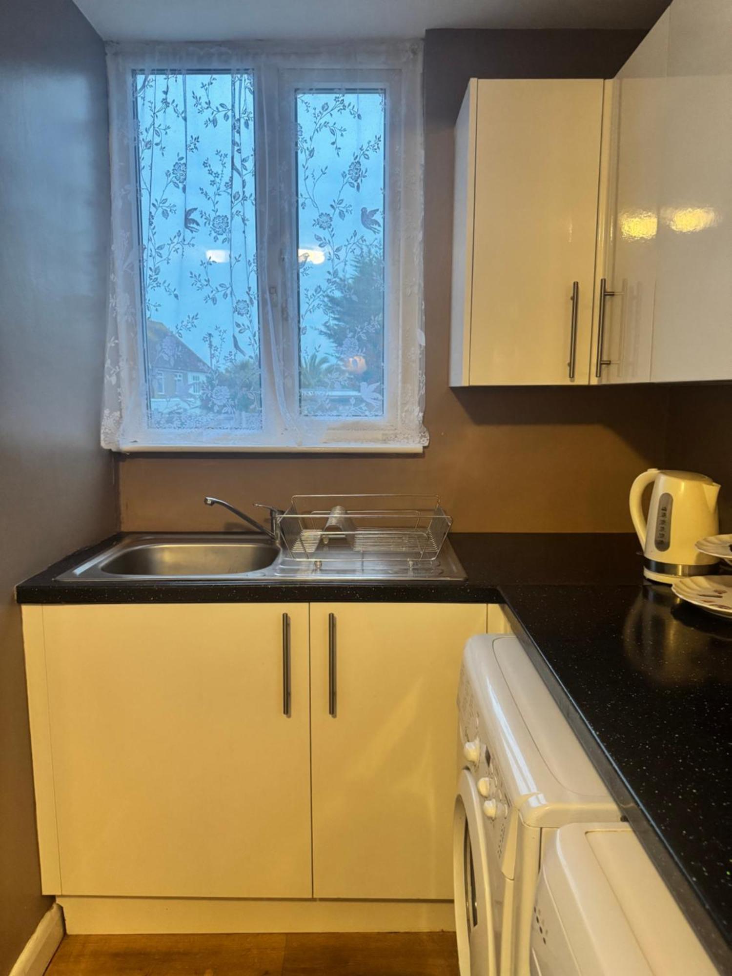 Jxb Homes - Lovely And Spacious Rooms Cliftonville Bagian luar foto