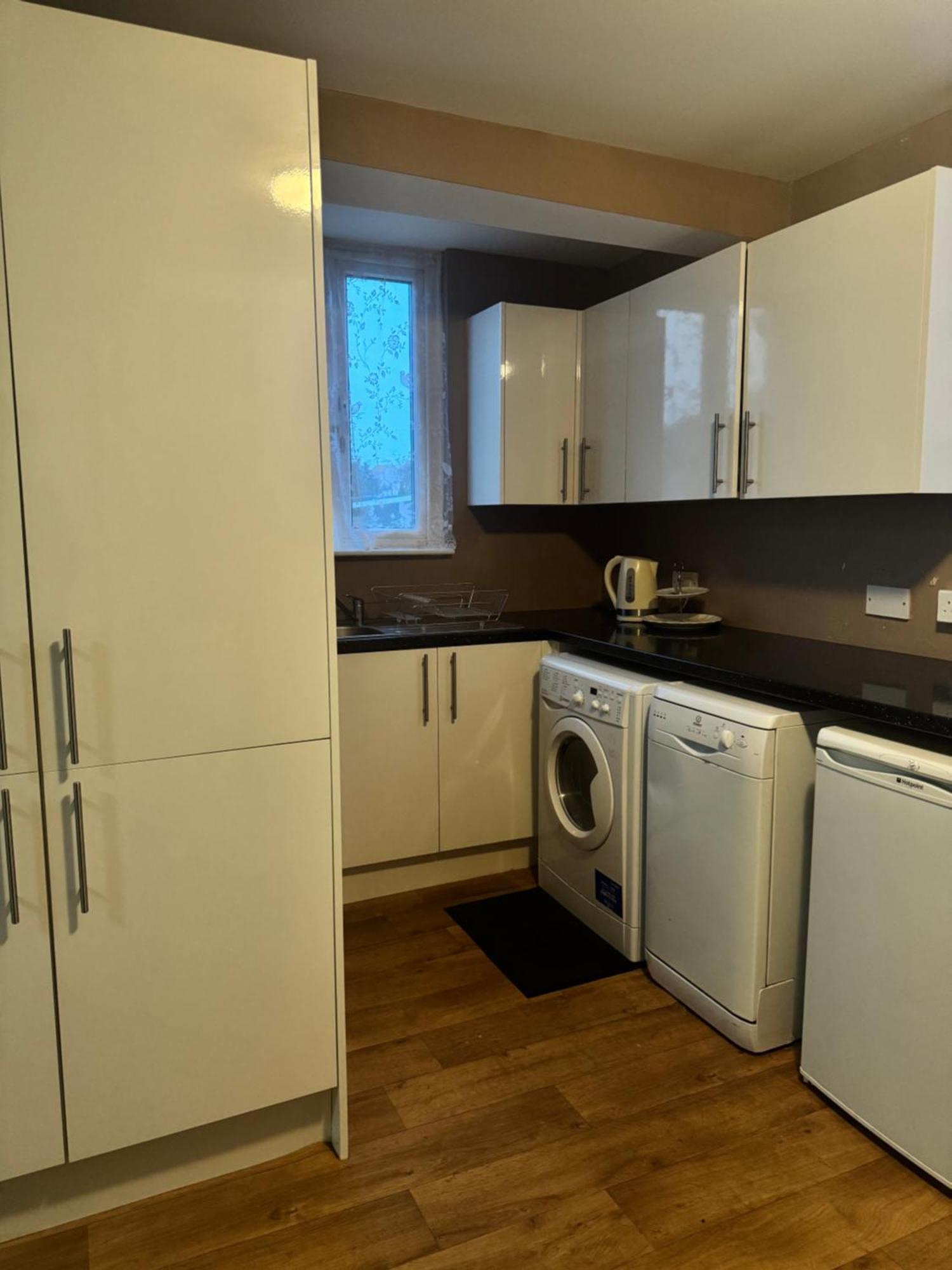 Jxb Homes - Lovely And Spacious Rooms Cliftonville Bagian luar foto